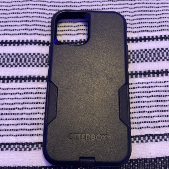 Slim,brand new, 12/12 PRO Phone case - Picture 2 of 3